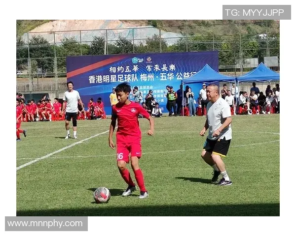 看国米的球也就从11／12赛季开始，最开始一直用...